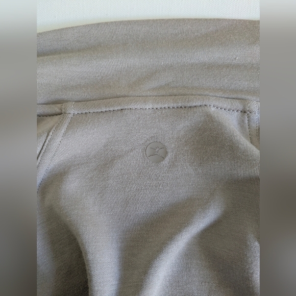 Women's Danskin Zip Up Warm Up Loose Jacket Light Beige Sweater XL EUC - Picture 8 of 10